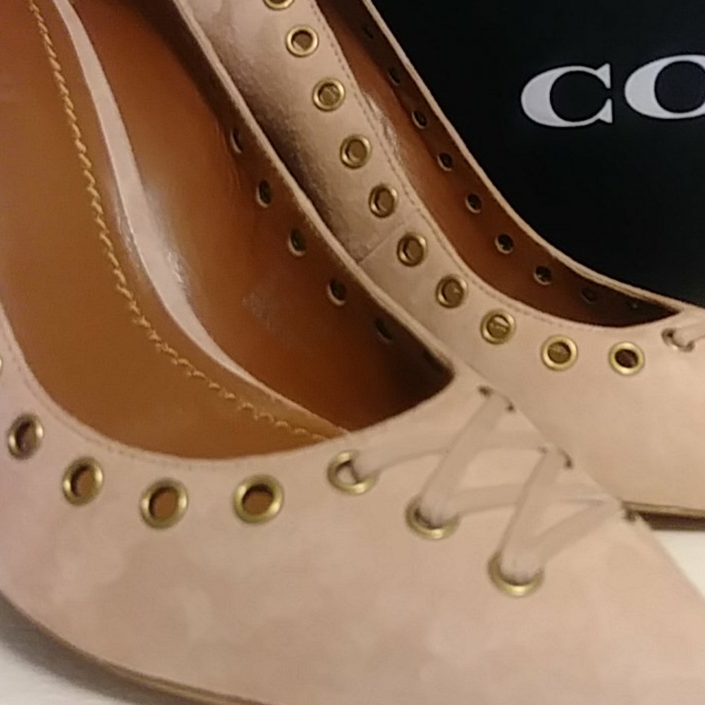 Coach Size 10 Varick Pale Blush Heels - Picture 3 of 3
